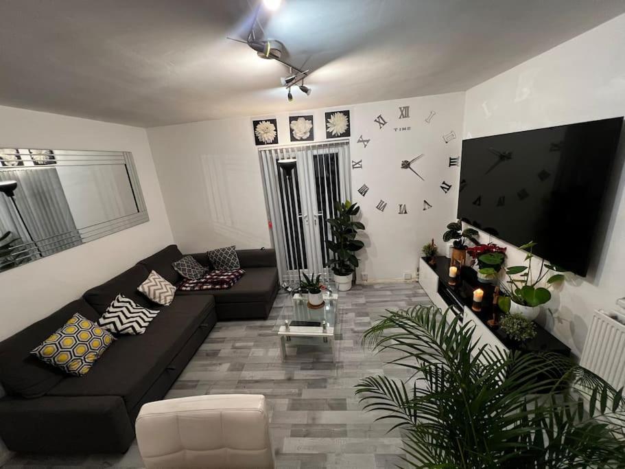1-Bed Flat With Fast Wi-Fi In Prime Location 15Mins From Central Londen Buitenkant foto