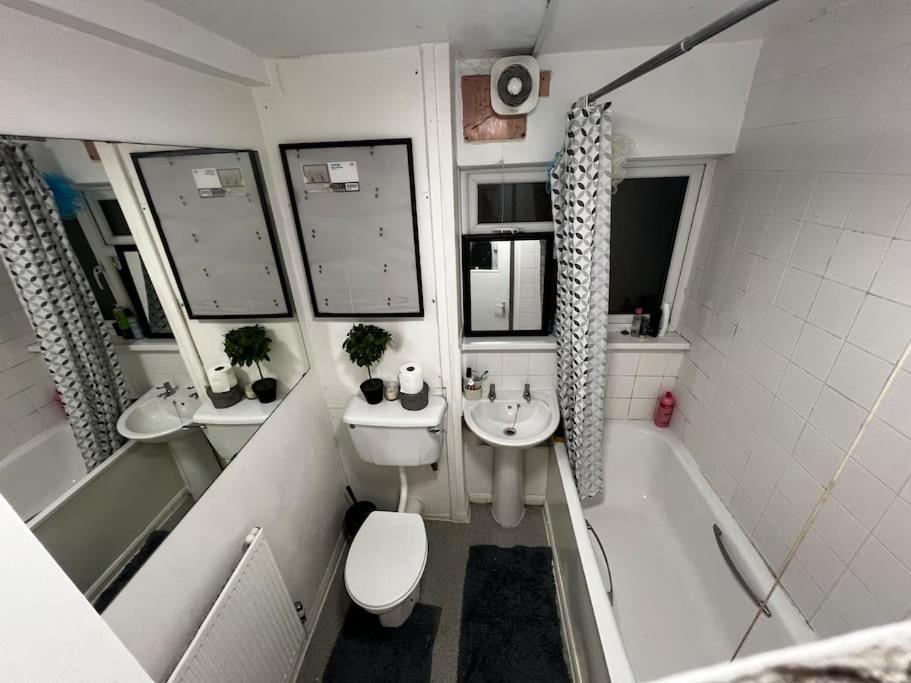 1-Bed Flat With Fast Wi-Fi In Prime Location 15Mins From Central Londen Buitenkant foto